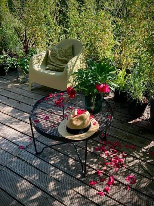 Riverfront Cabins In The Garden Posen Exterior foto