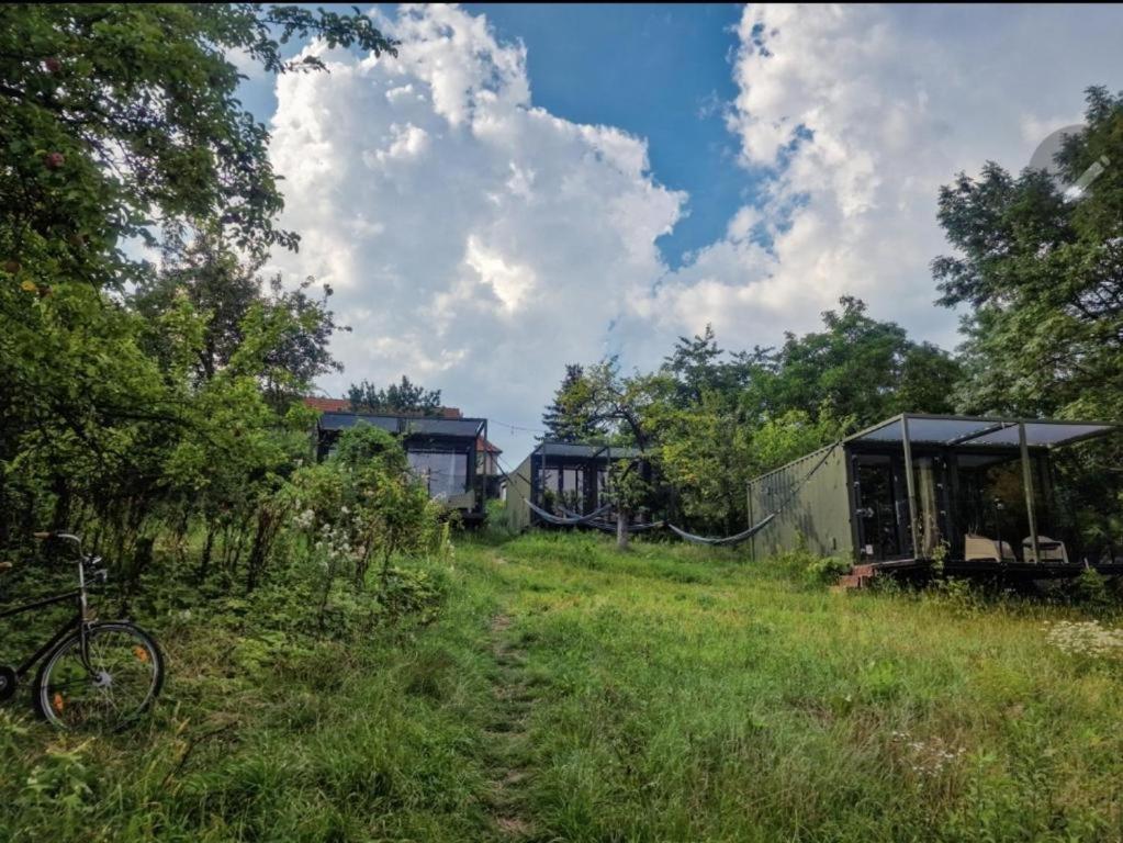 Riverfront Cabins In The Garden Posen Exterior foto