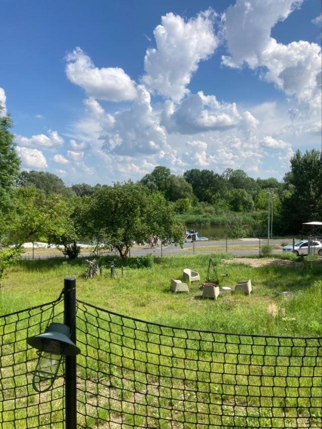 Riverfront Cabins In The Garden Posen Exterior foto